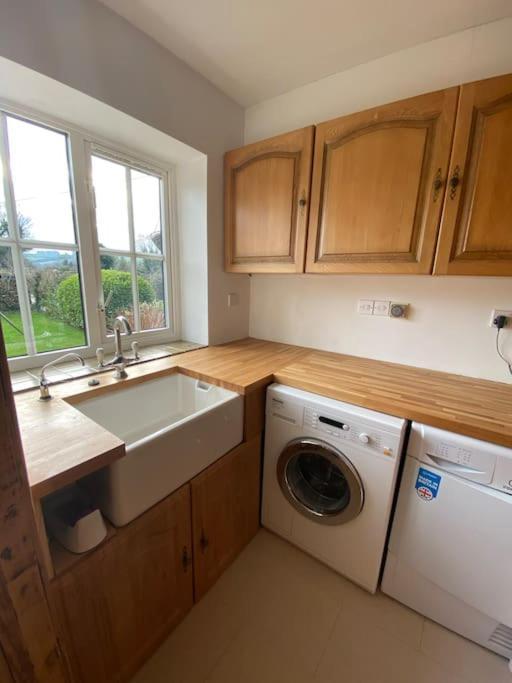 Eco-Friendly Dorset Cottage With Spa Set In Heart Of Countryside Sydling St Nicholas Exteriör bild